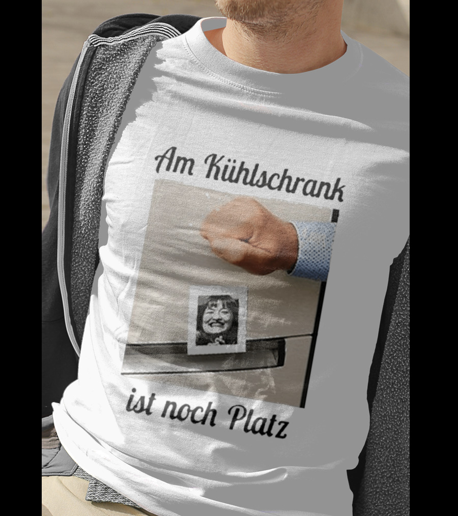 Am Kühlschrank Ist Noch Platz Foto Moustache Hand T-Shirt
