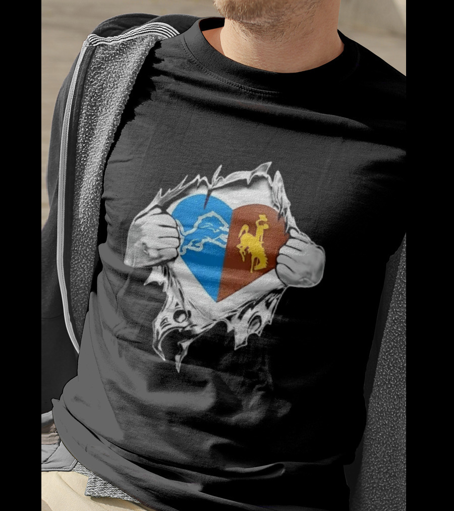 Detroit Lions Wyoming Cowboys Heart Ripped Skin T-Shirt