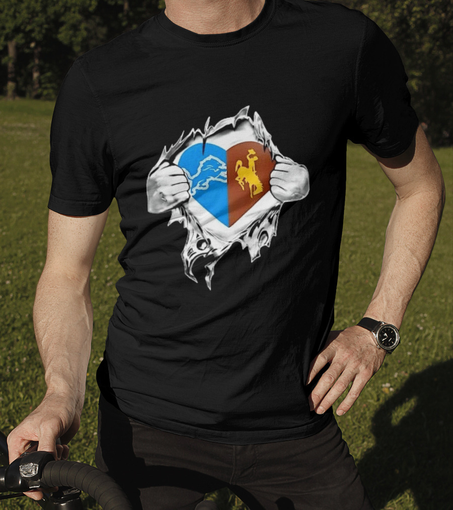 Detroit Lions Wyoming Cowboys Heart Ripped Skin T-Shirt