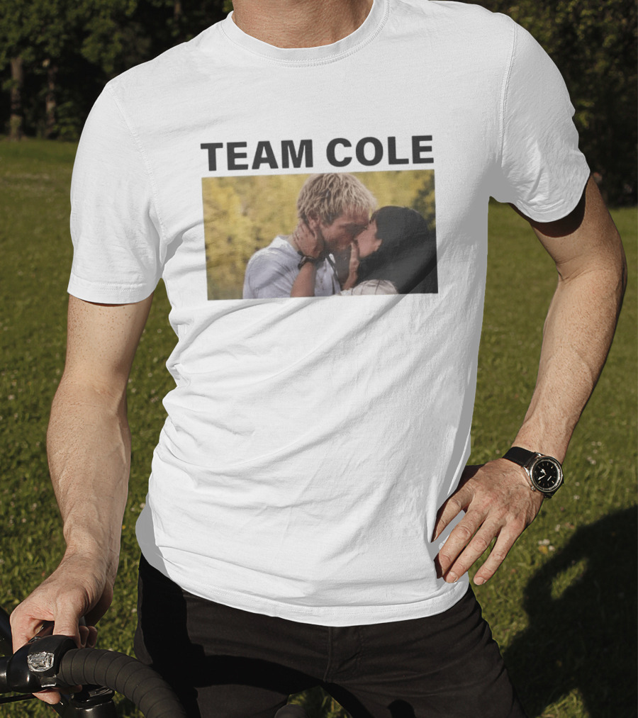 Team Cole Romantic Kiss Scene T-Shirt