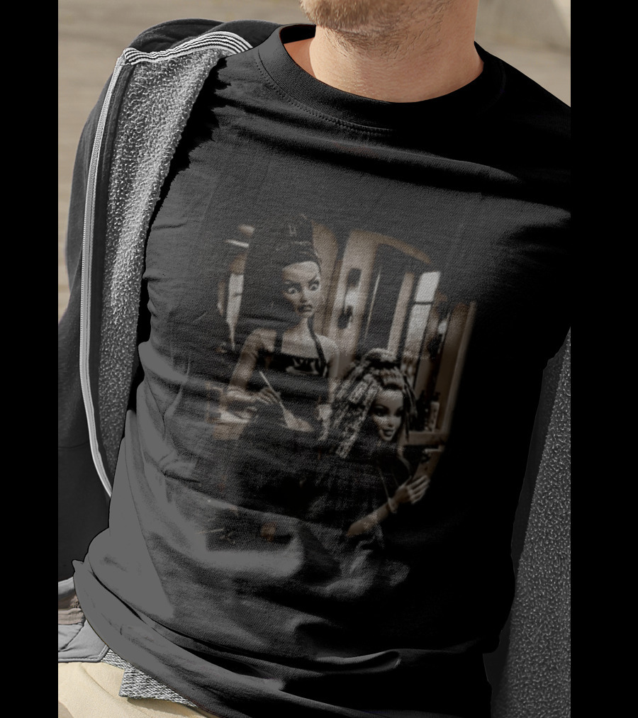 Salon Doll Face Hairdresser And Client T-Shirt
