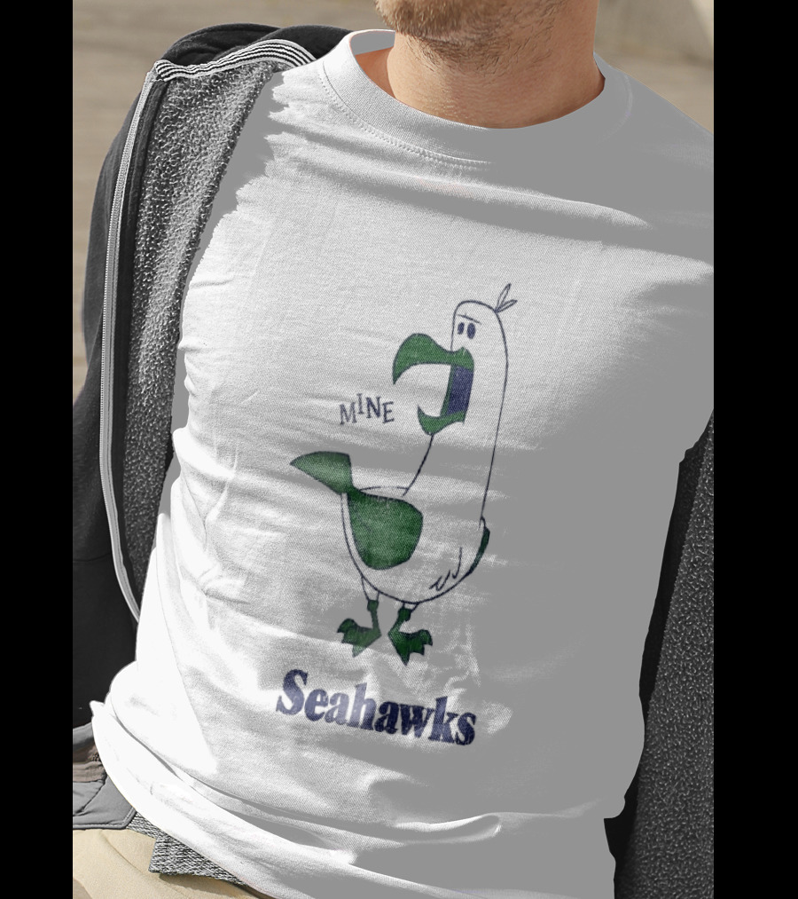 Seattle Seahawks Mine Seagull Screaming Distressed Cartoon T-Shirt
