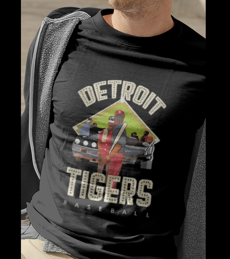Detroit Tigers Baseball Figures Convertible Car And Bat Scene T-Shirt