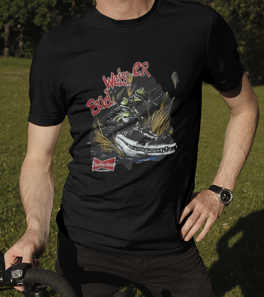 Budweiser Bud Weis Er Frogs On Alligator Swamp Grass King Of Beers T-Shirt