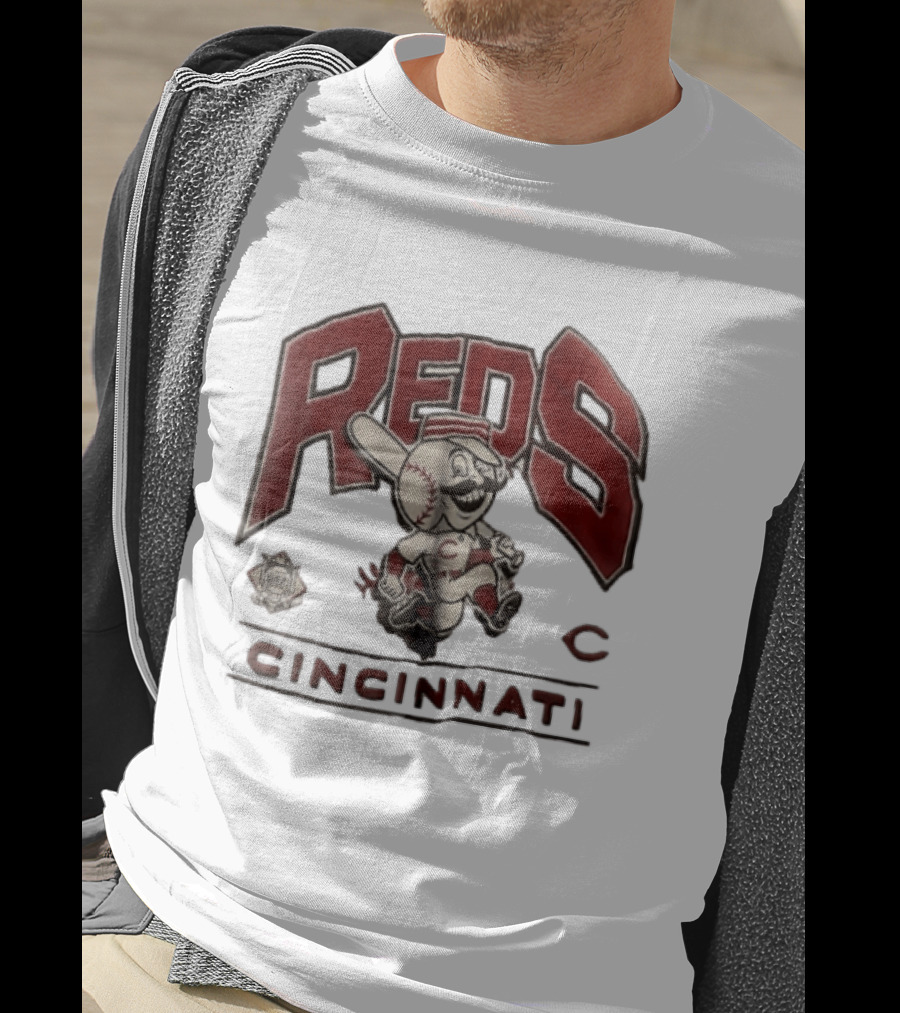 Cincinnati Reds Cartoon Running Bat Mascot Vintage MLB Fan Gear T-Shirt