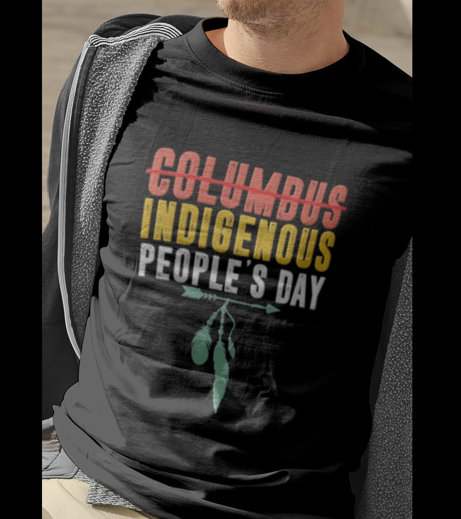 Indigenous People's Day Text With Arrow And Feathers T-Shirt