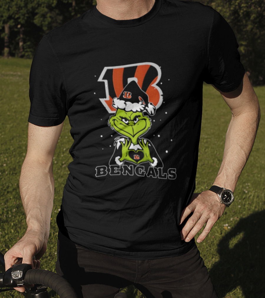 Cincinnati Bengals Grinch Making Heart Hands Christmas T-Shirt