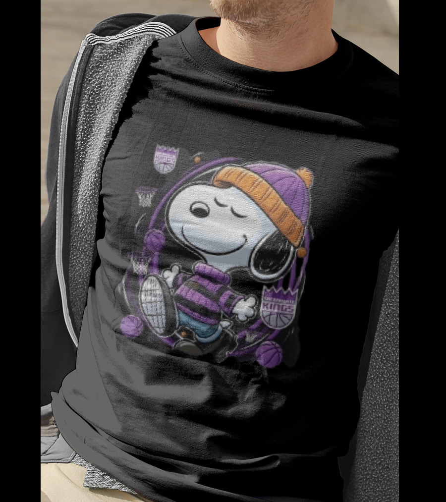 Sacramento Kings NBA Snoopy Walking Beanie Striped Basketball Hoops T-Shirt