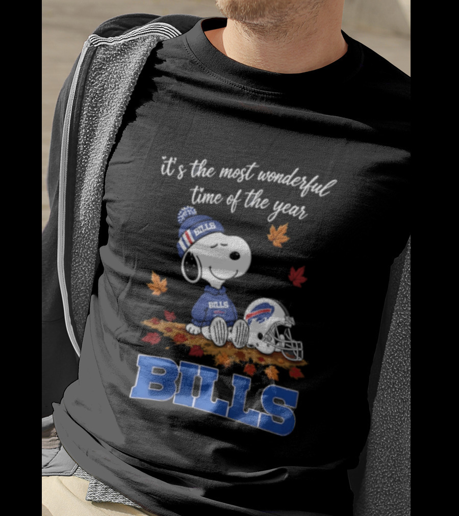 It's The Most Wonderful Time Of Year Snoopy Buffalo Bills Sitting Helmet Leaves T-Shirt