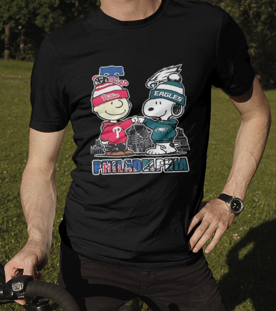 Phillies Eagles Fans Snoopy Philadelphia Collaboration T-Shirt