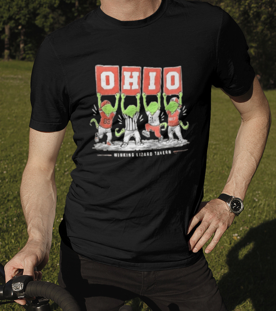 Winking Lizard Tavern Ohio 83 WLT Four Cartoon Green Lizards Holding OHIO Signs T-Shirt