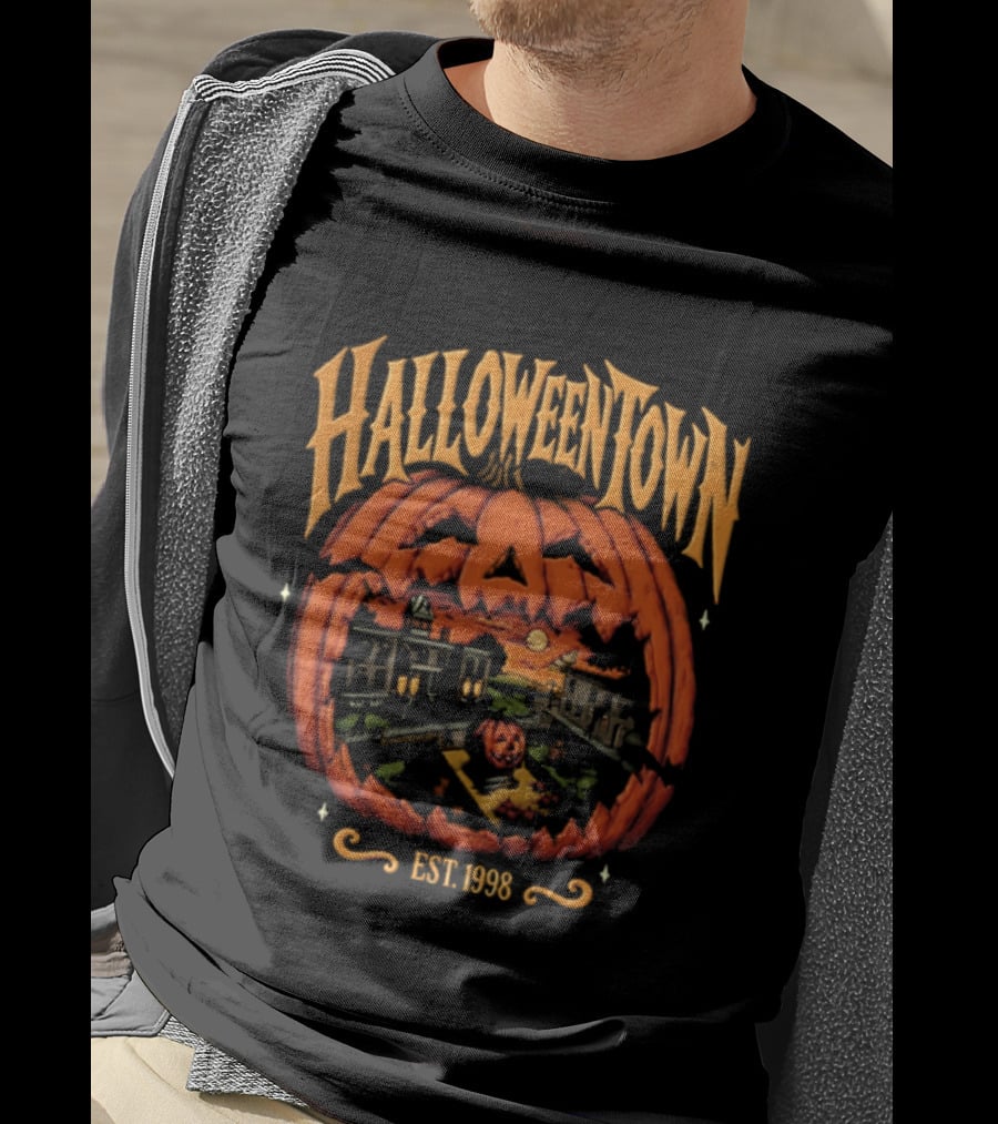 Halloweentown Est 1998 Giant Pumpkin Town Square Portal Scene T-Shirt