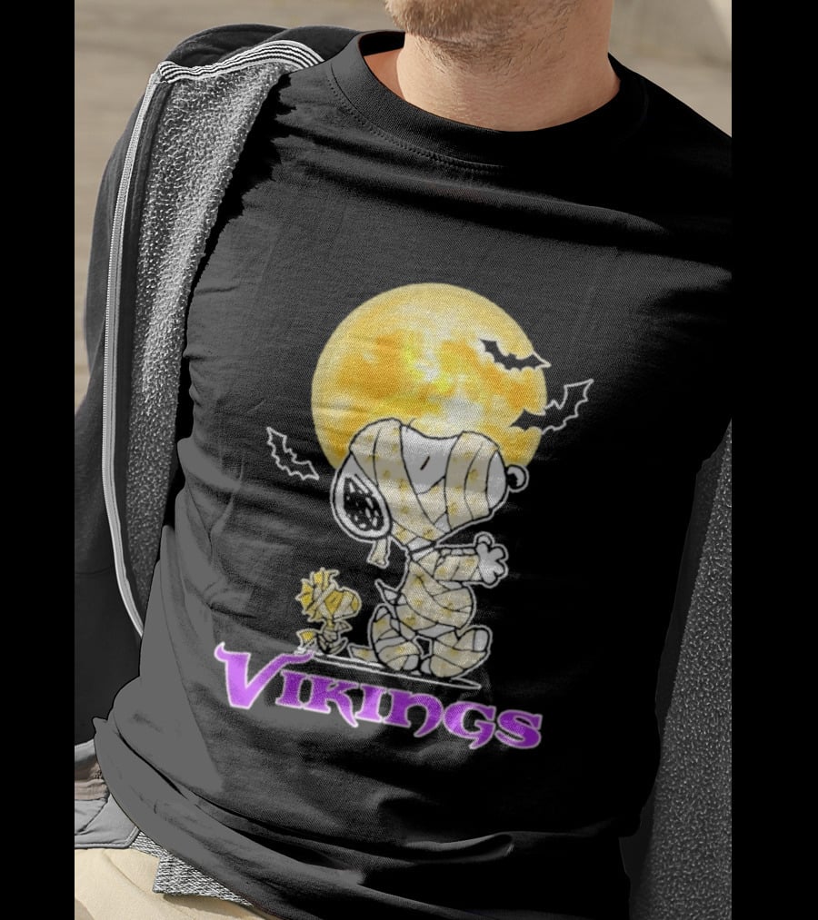 Snoopy Woodstock Vikings Halloween Mummy Moon T-Shirt