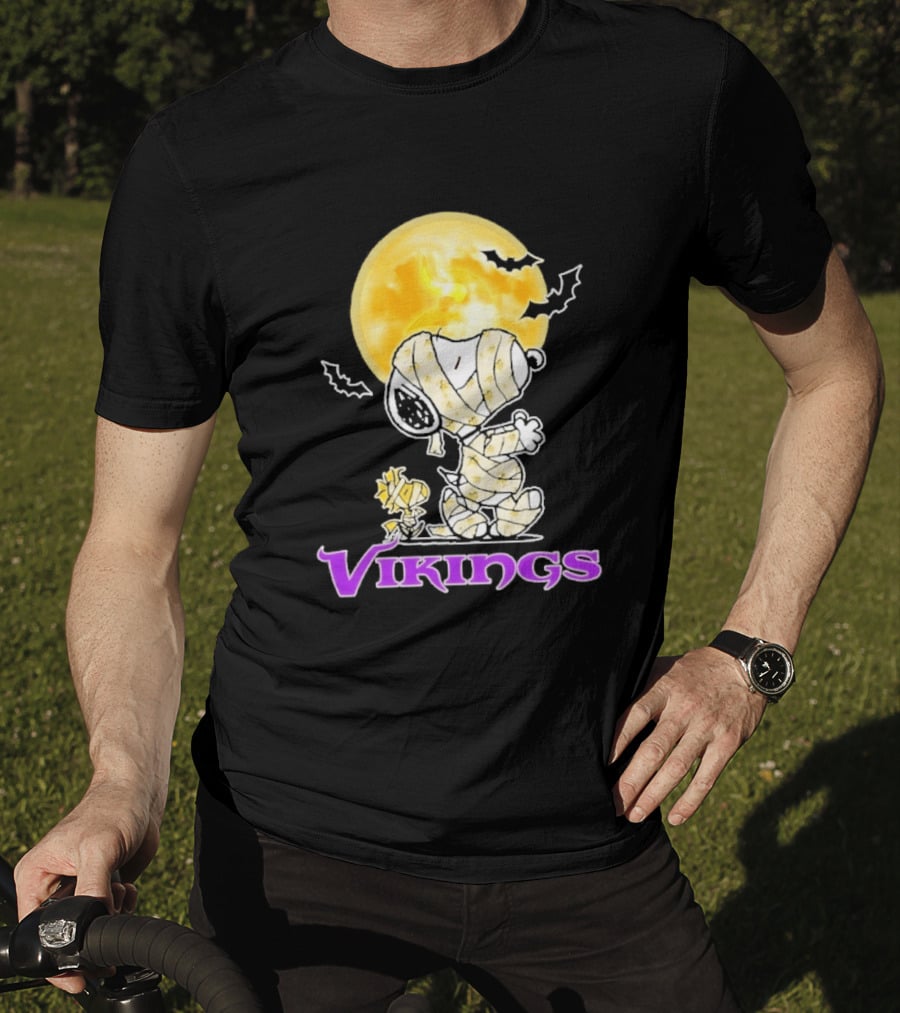 Snoopy Woodstock Vikings Halloween Mummy Moon T-Shirt