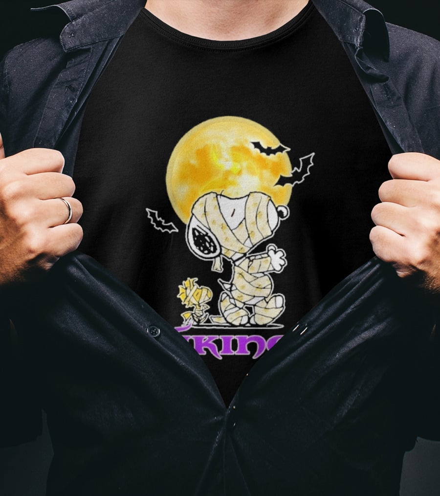 Snoopy Woodstock Vikings Halloween Mummy Moon T-Shirt