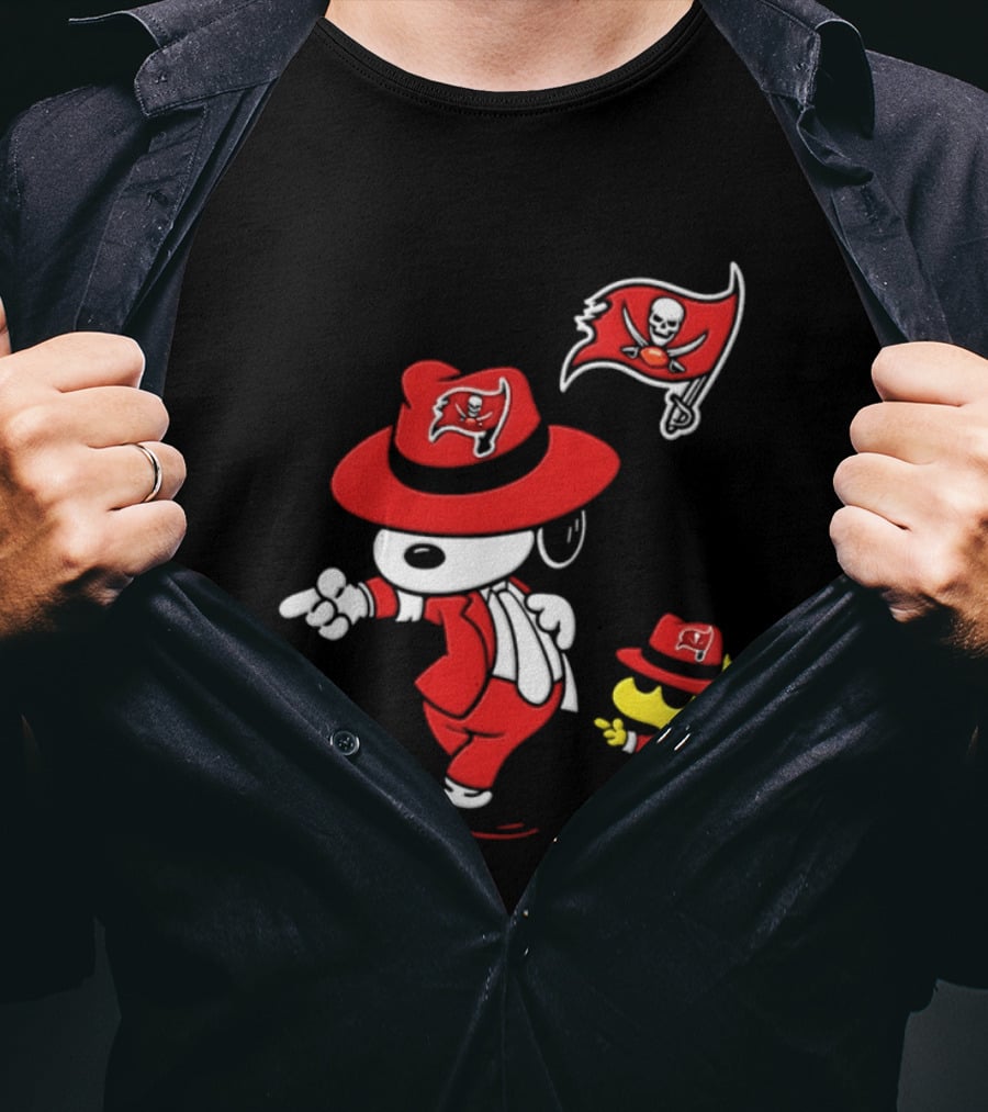 Snoopy Woodstock Tampa Bay Buccaneers Pirate Flag Dance T-Shirt