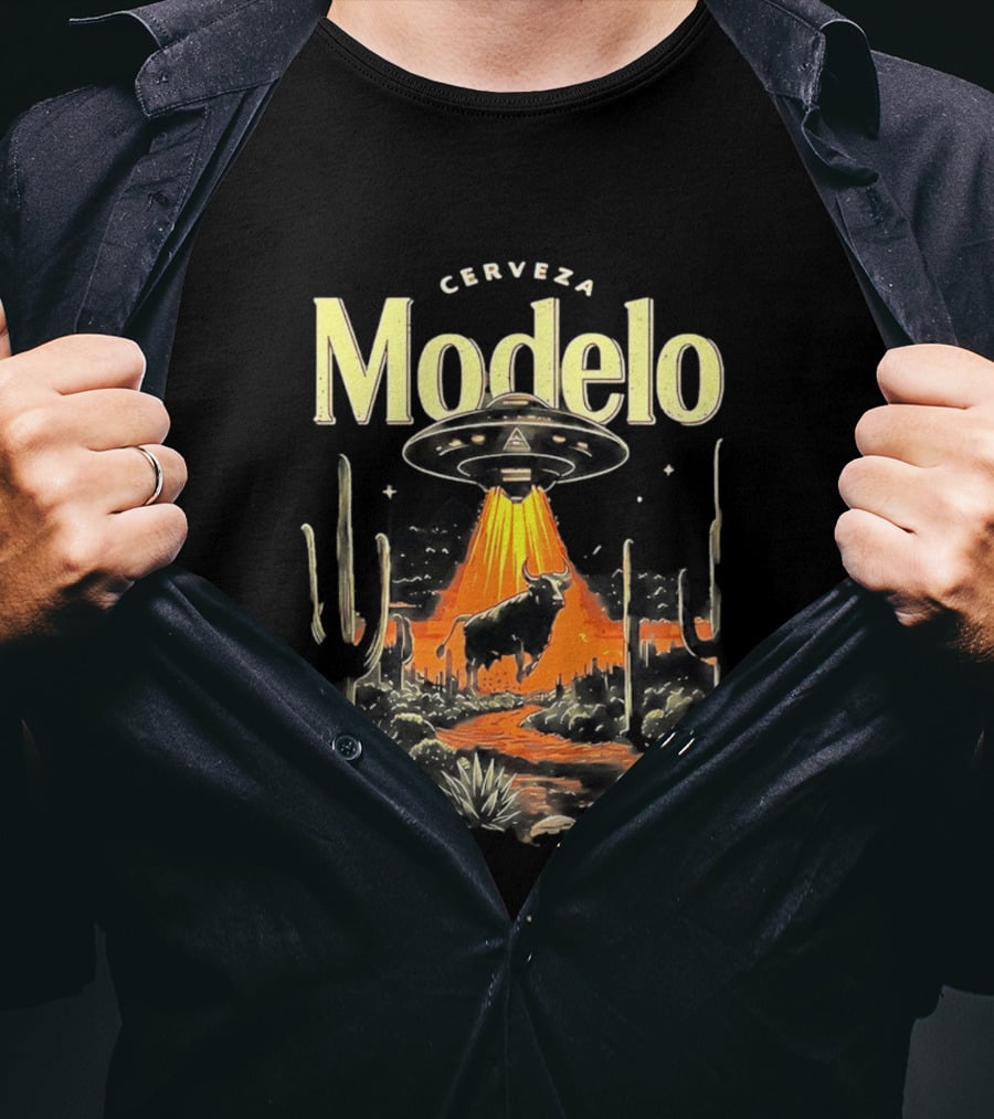 Cerveza Modelo UFO Abduction With Cow And Desert Cactus Scene T-Shirt