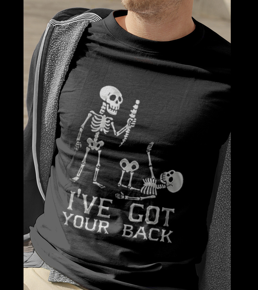 I've Got Your Back Skeleton Humor Holding Spine Over Fallen Body T-Shirt