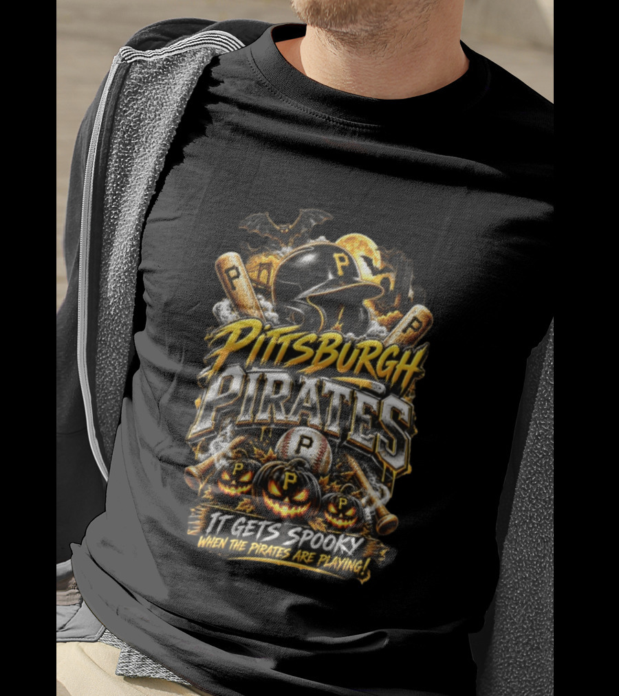 Pittsburgh Pirates It Gets Spooky When The Pirates Are Playing Halloween Baseball T-Shirt