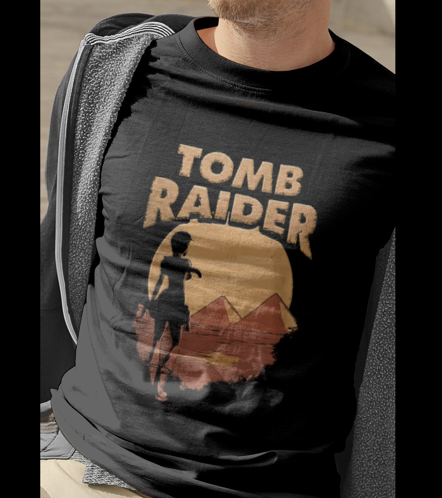Tomb Raider Lara Croft Pyramids Desert Sunset Scene T-Shirt