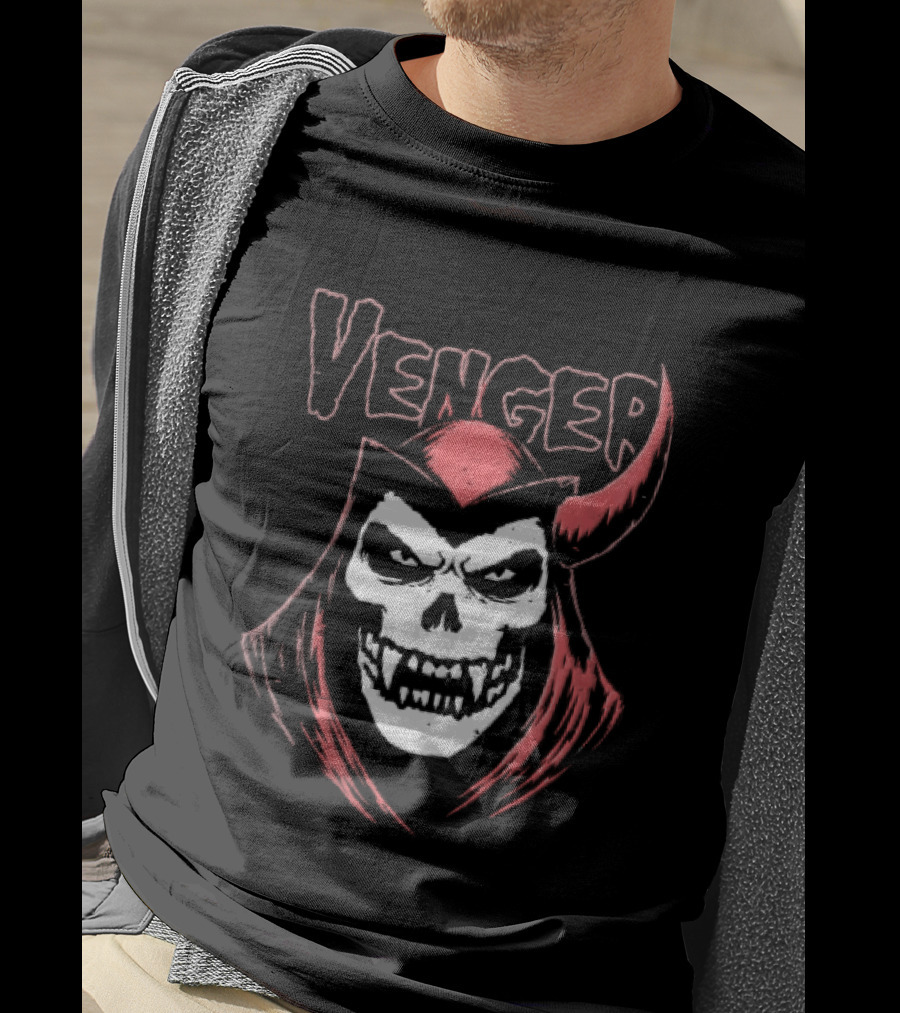 Venger Distressed Red Hooded Skull Face One Horned Demon T-Shirt