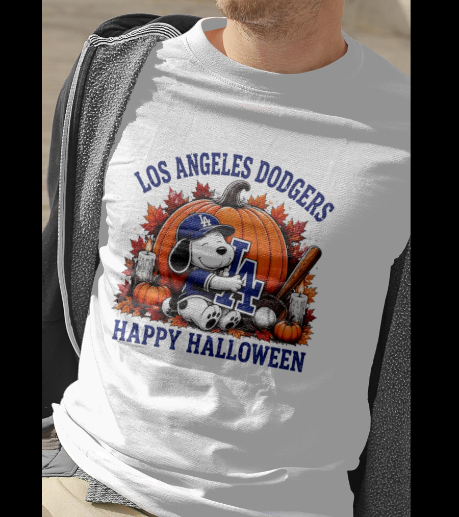 Los Angeles Dodgers Snoopy Hugging Pumpkin Happy Halloween Baseball T-Shirt