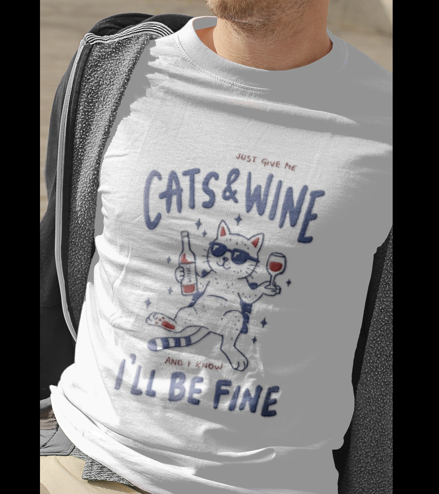 Just Give Me Cats And Wine I'll Be Fine Cartoon Feline Sunglasses Drink Bottle T-Shirt
