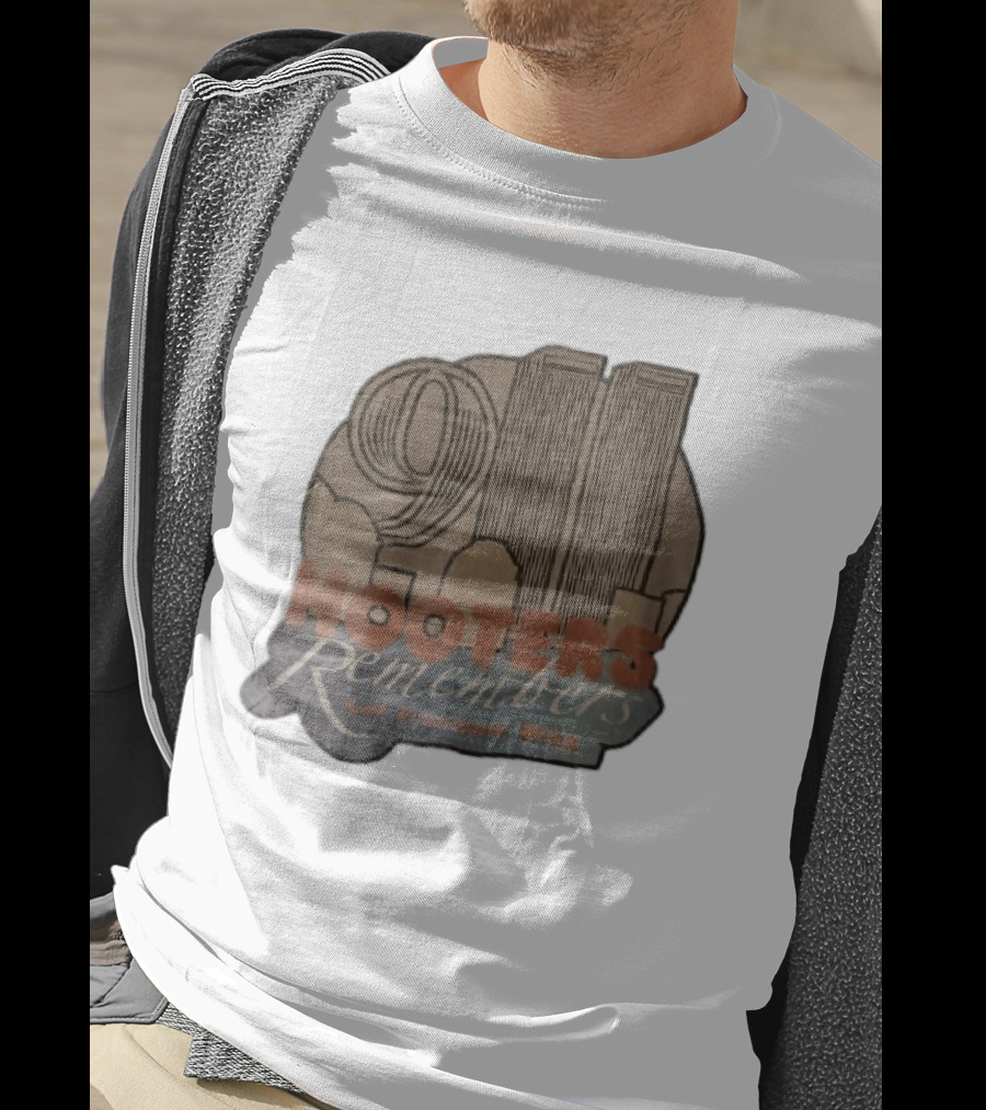 Hooters 911 Remembers Let Freedom Wing Twin Towers City Skyline T-Shirt