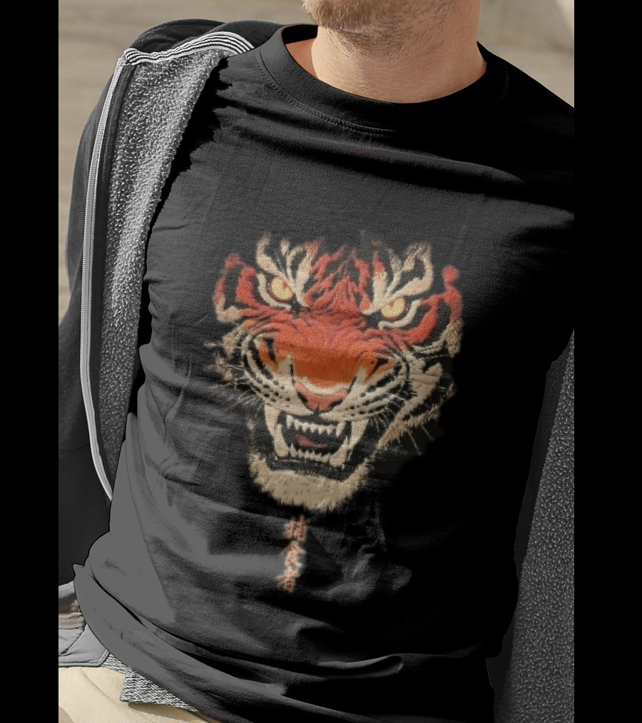 Japanese Kanji Snarling Roaring Tiger Head T-Shirt