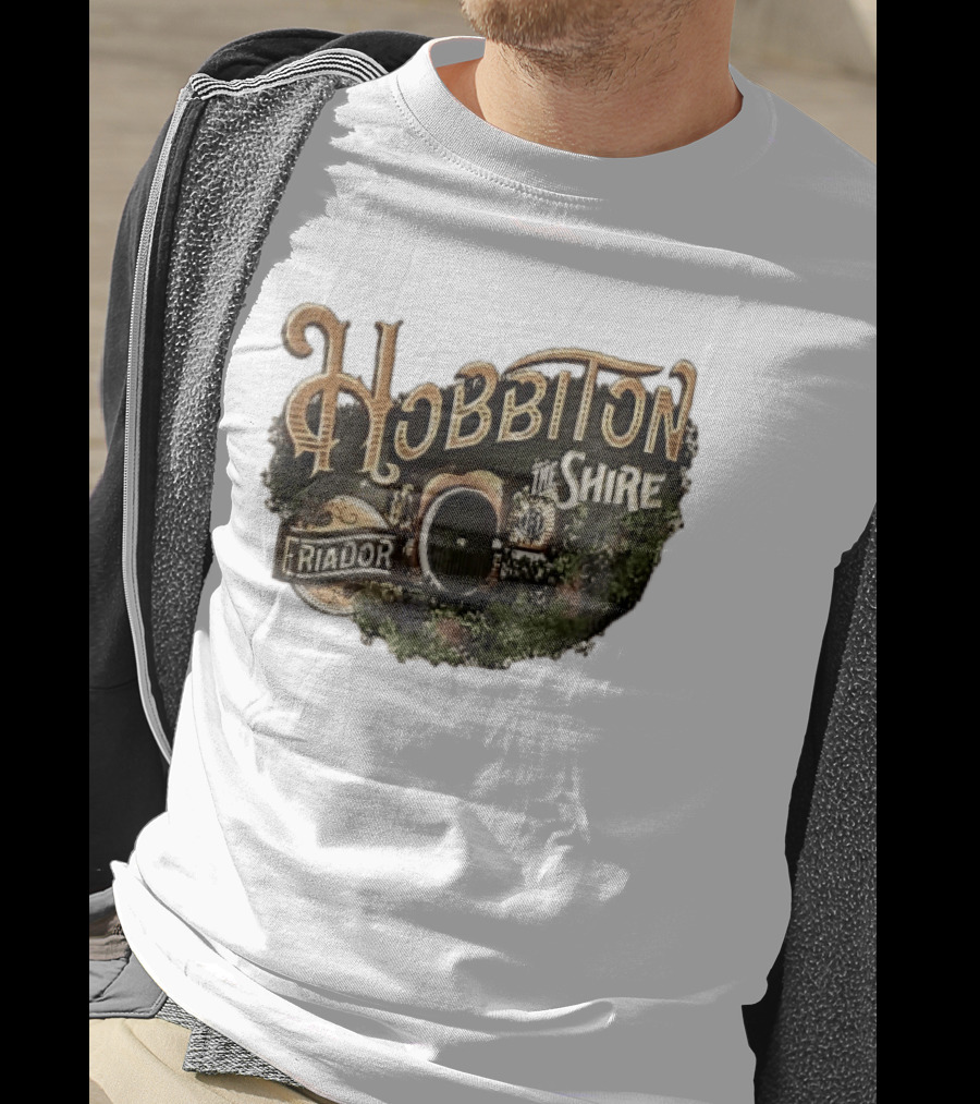 Hobbiton The Shire Eriador Green Hobbit Hole Door T-Shirt