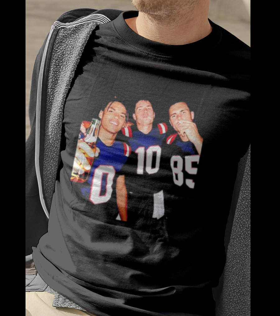 New England Patriots Christian Gonzalez Drake Maye Hunter Henry Cheering With Beer T-Shirt