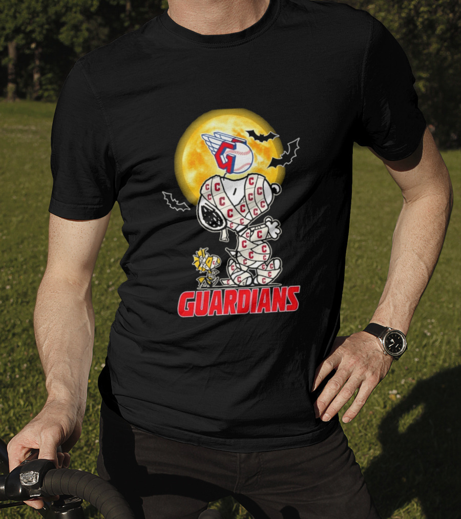 Cleveland Guardians Snoopy Woodstock Mummy Halloween Moon T-Shirt