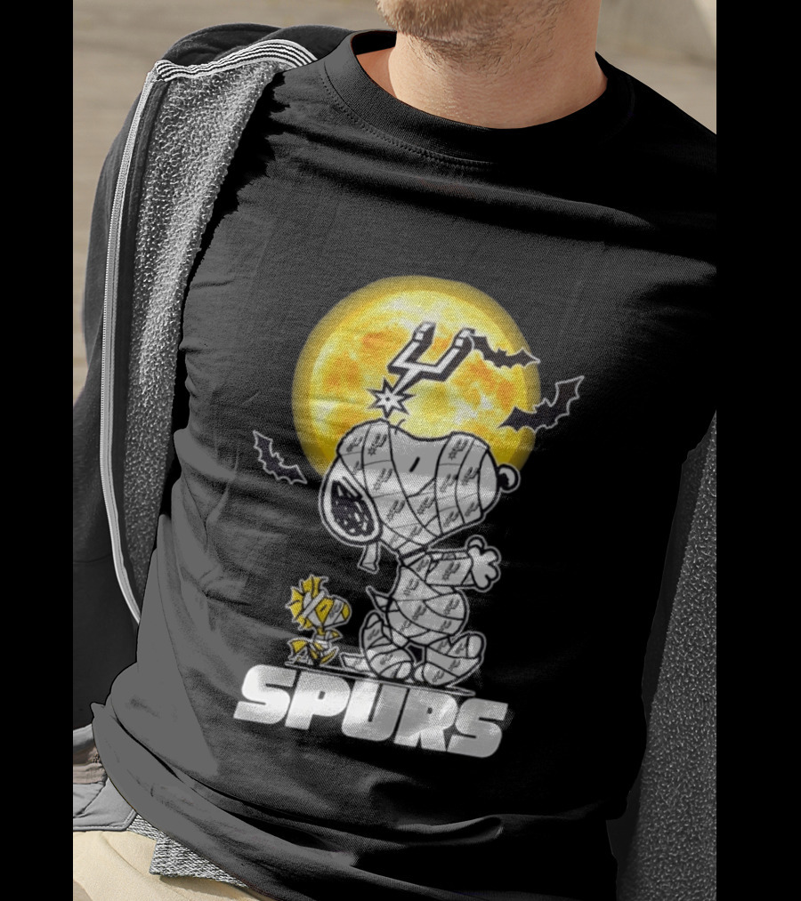 San Antonio Spurs Snoopy Woodstock Halloween Mummy Cosplay T-Shirt