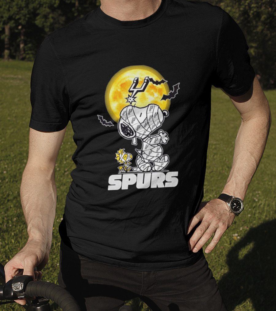 San Antonio Spurs Snoopy Woodstock Halloween Mummy Cosplay T-Shirt