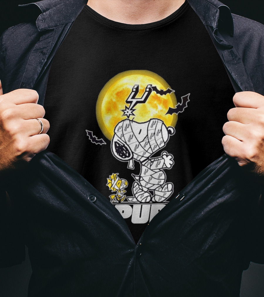 San Antonio Spurs Snoopy Woodstock Halloween Mummy Cosplay T-Shirt