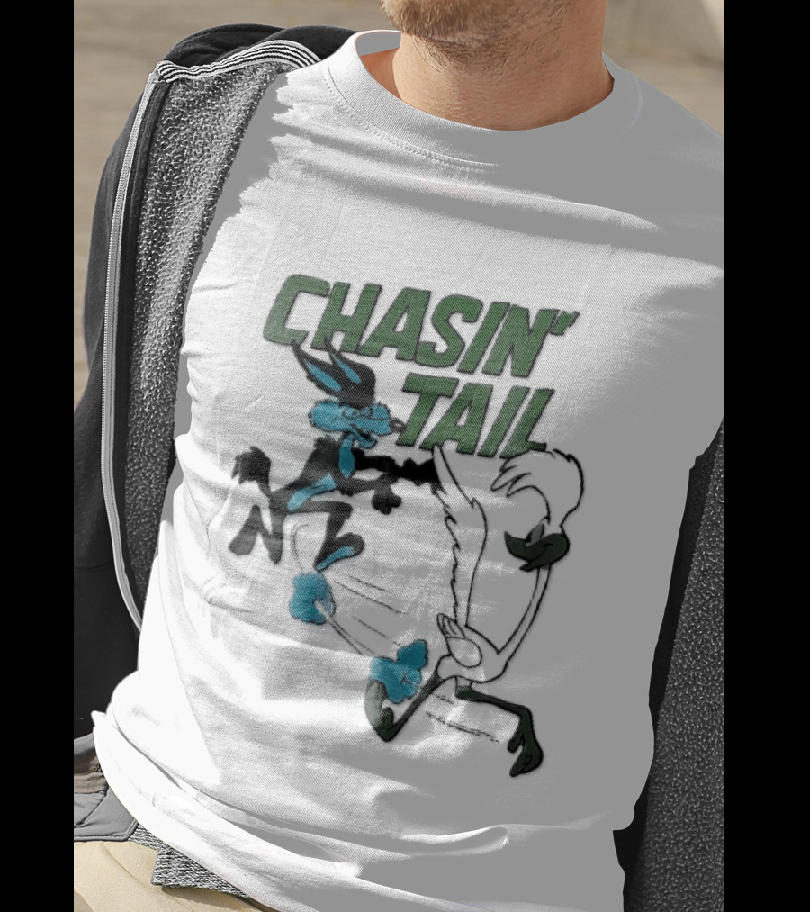 Chasin' Tail Looney Tunes Cartoon Bugs Bunny And Bull T-Shirt