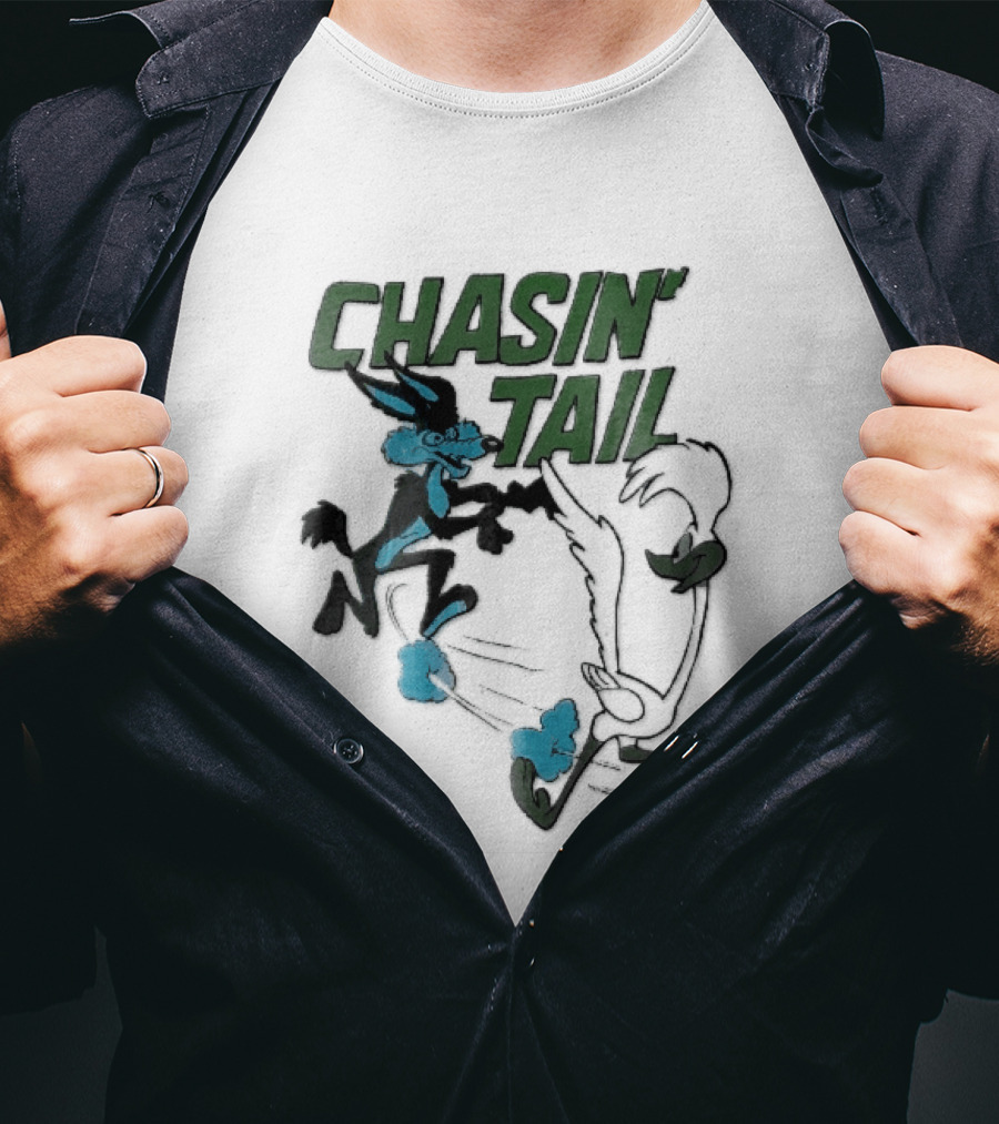 Chasin' Tail Looney Tunes Cartoon Bugs Bunny And Bull T-Shirt