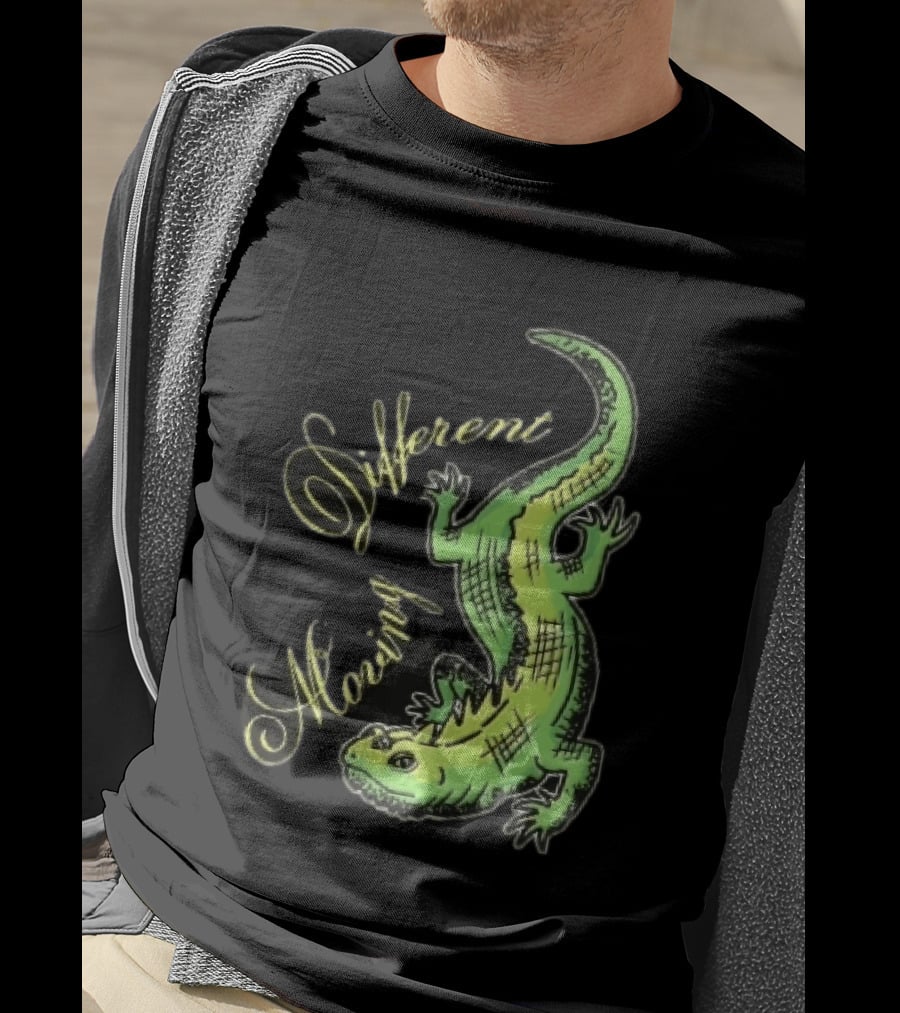 Different Moving Green Lizard Iguana Line Sketch T-Shirt