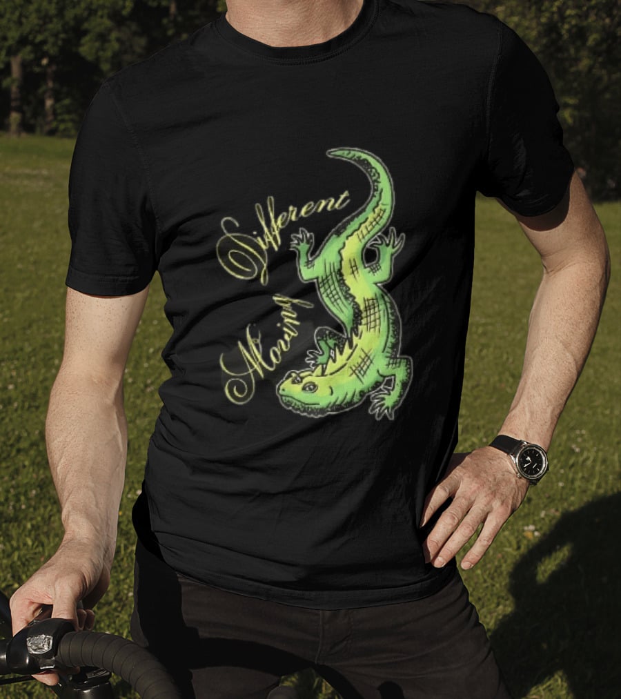 Different Moving Green Lizard Iguana Line Sketch T-Shirt