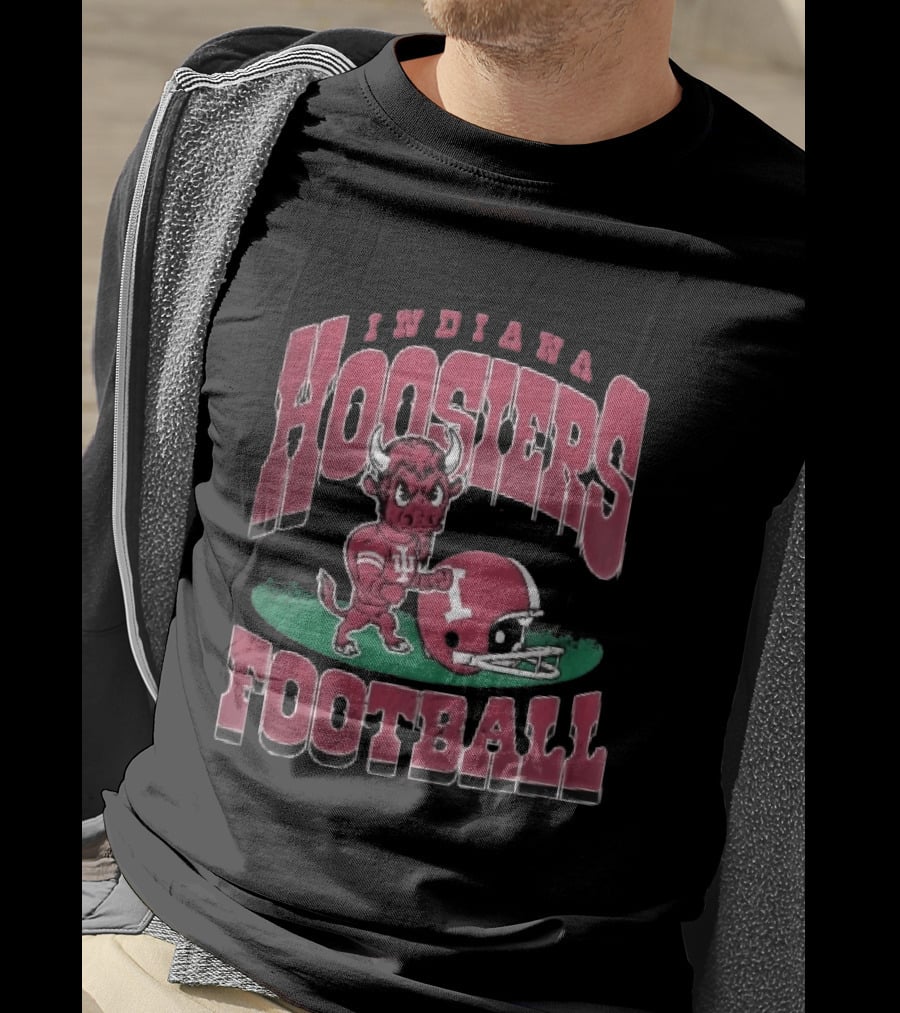 Indiana Hoosiers Football Distressed Cartoon Bull Helmet T-Shirt