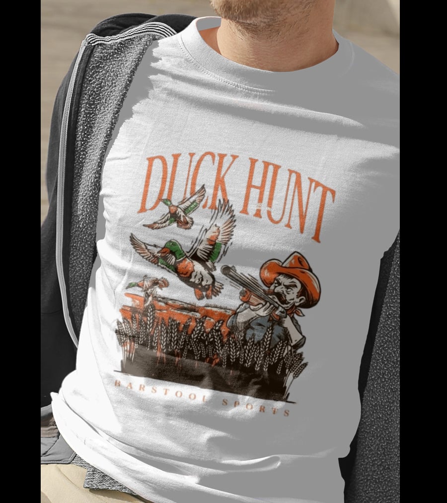 Duck Hunt Barstool Sports Vintage Hunting Scene T-Shirt
