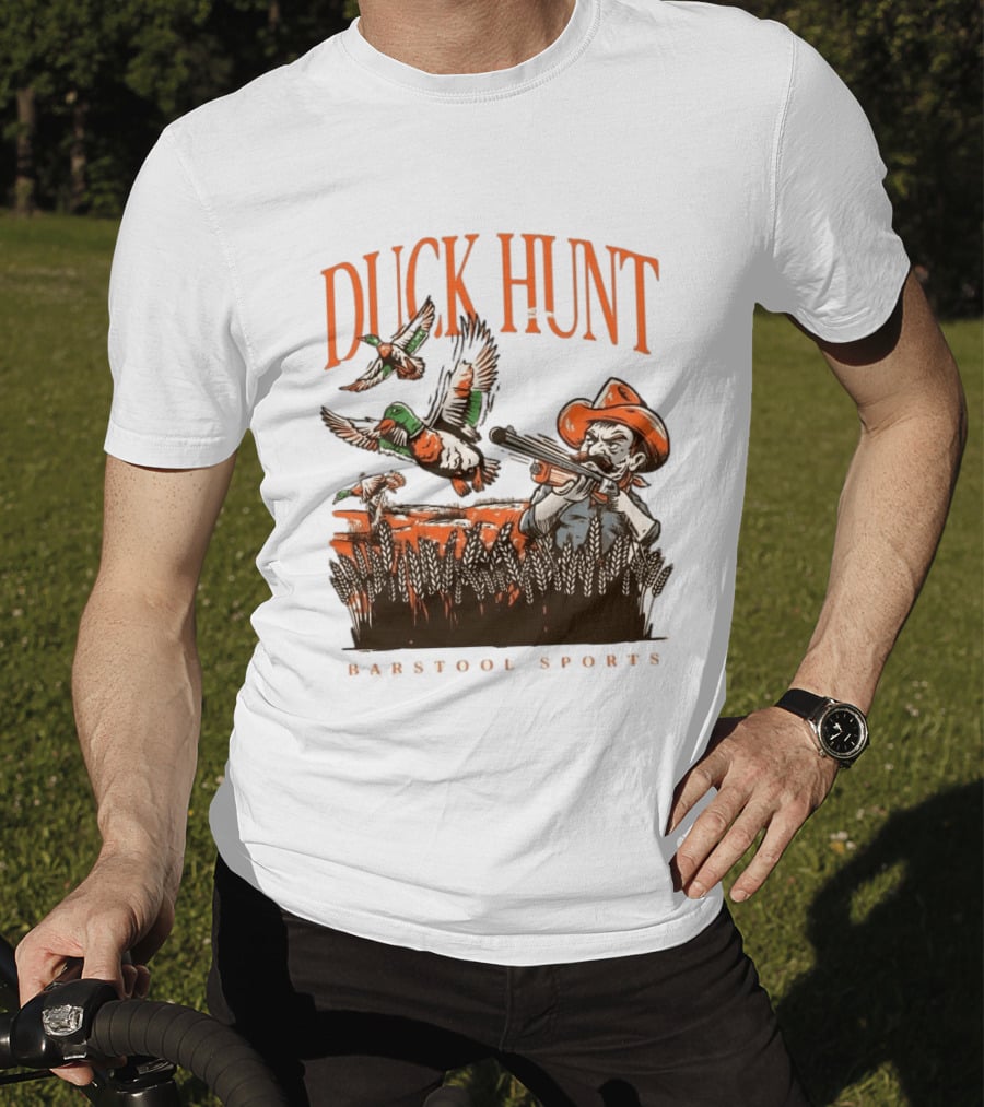 Duck Hunt Barstool Sports Vintage Hunting Scene T-Shirt
