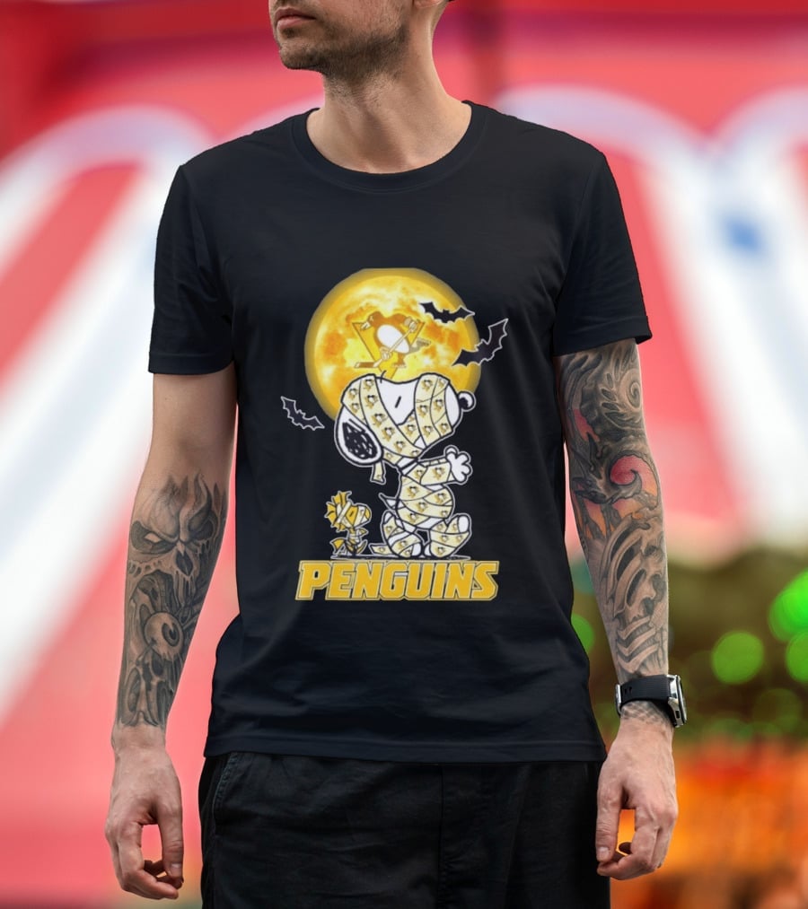 Pittsburgh Penguins Snoopy Woodstock Mummy Halloween Moon Bats T-Shirt