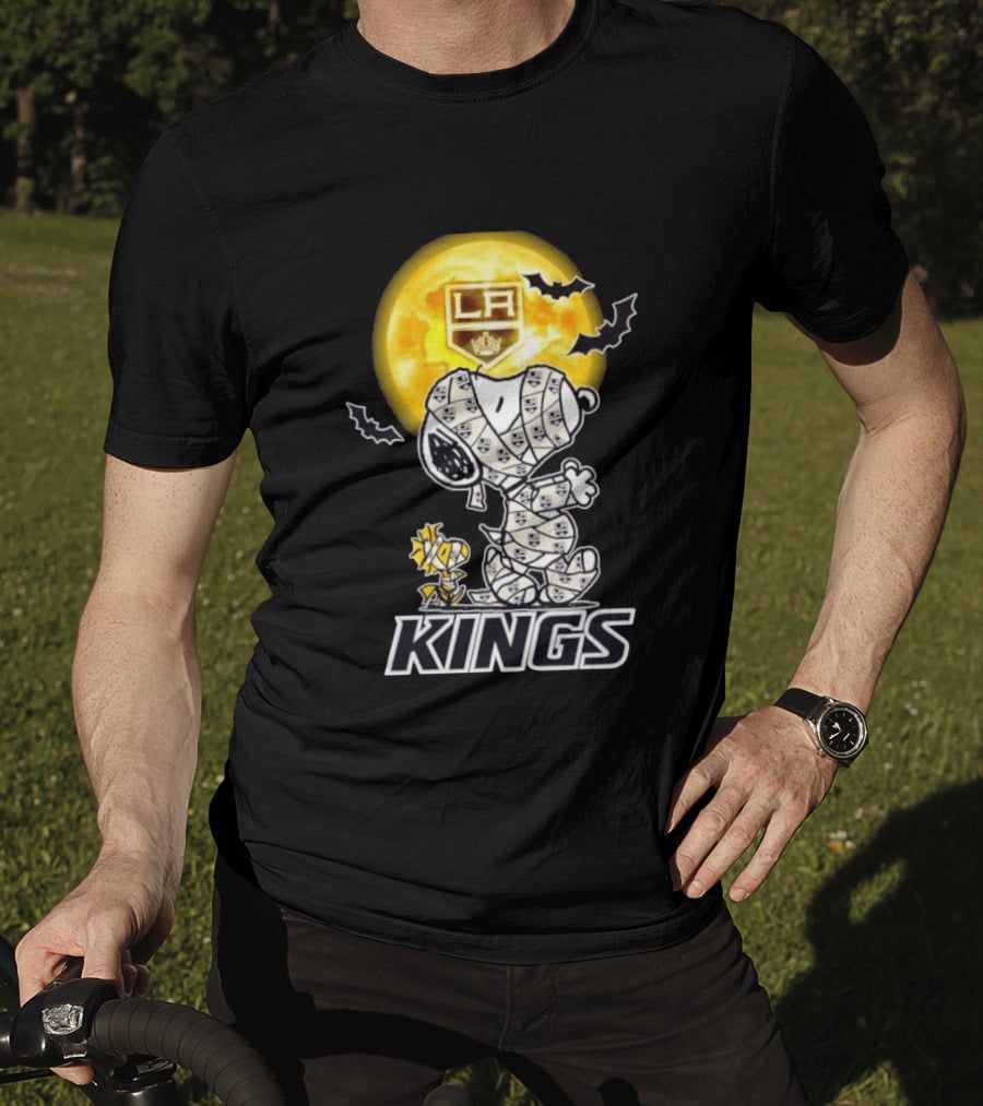 Los Angeles Kings Snoopy Woodstock Mummy Halloween Moon T-Shirt