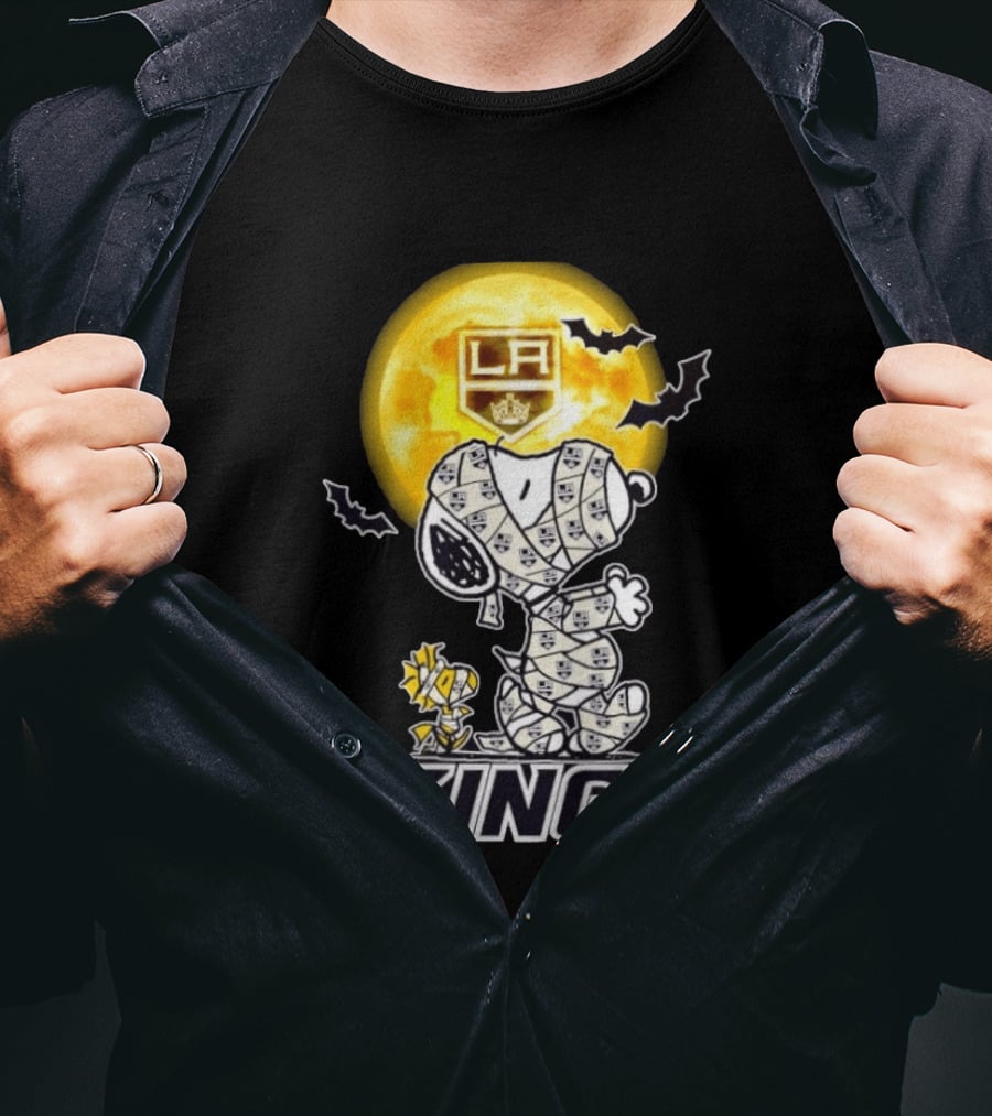 Los Angeles Kings Snoopy Woodstock Mummy Halloween Moon T-Shirt