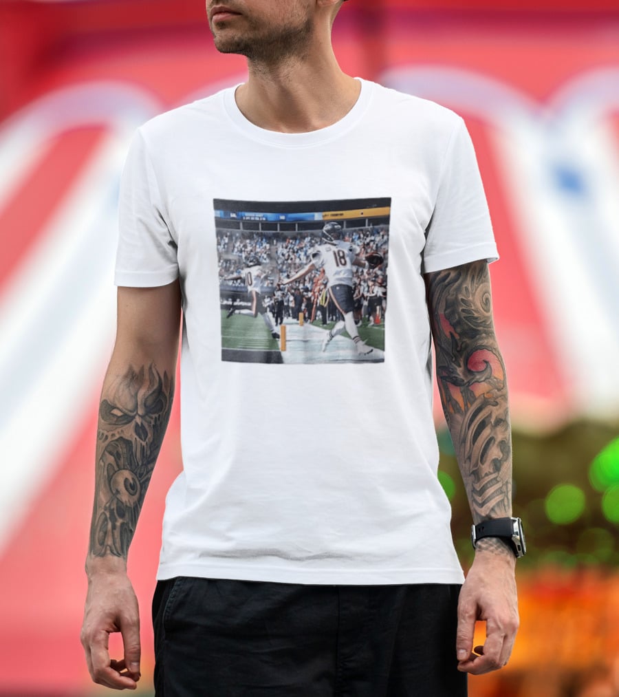 Chicago Bears Caleb Williams Rome Odunze Players Photo NFL Football Action T-Shirt