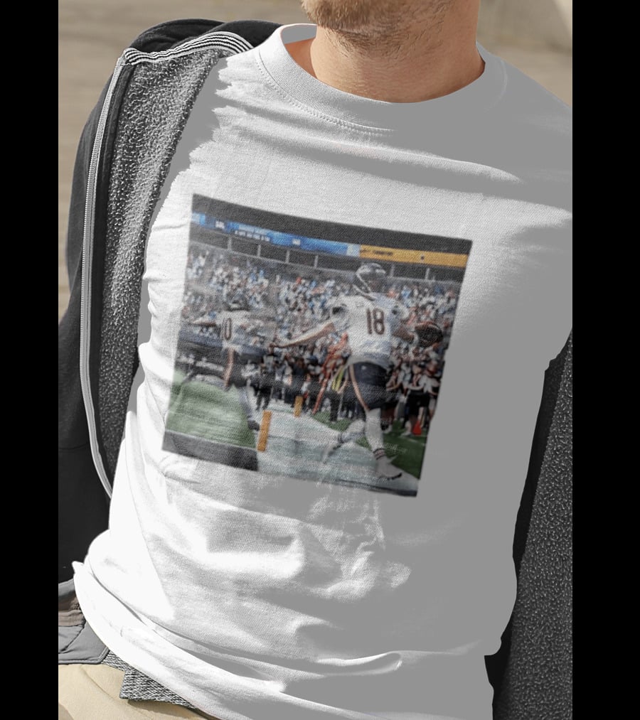 Chicago Bears Caleb Williams Rome Odunze Players Photo NFL Football Action T-Shirt