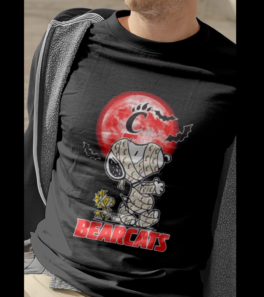 Cincinnati Bearcats Snoopy Woodstock Mummy Halloween Moon T-Shirt