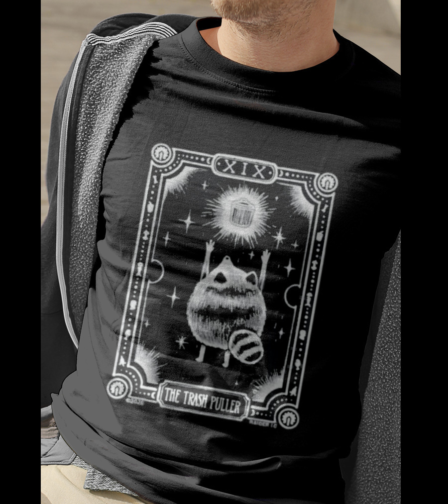 Raider.Io Jimothy XIX The Trash Puller Raccoon Tarot Card T-Shirt