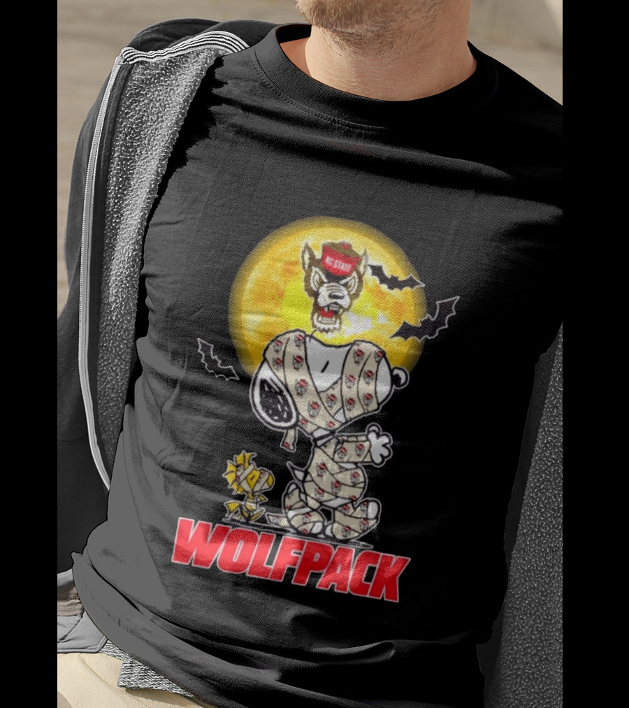 NC State Wolfpack Snoopy Woodstock Halloween Mummy Cosplay Moon T-Shirt